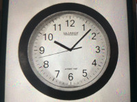12-Inch Atomic Analog Wall Clock /12 "Horloge murale analogique