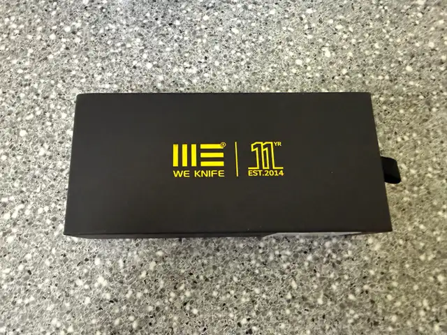 We Knife Co #702XI Jungle Wear Knife Boxed in Hand Tools in Oshawa / Durham Region - Image 7
