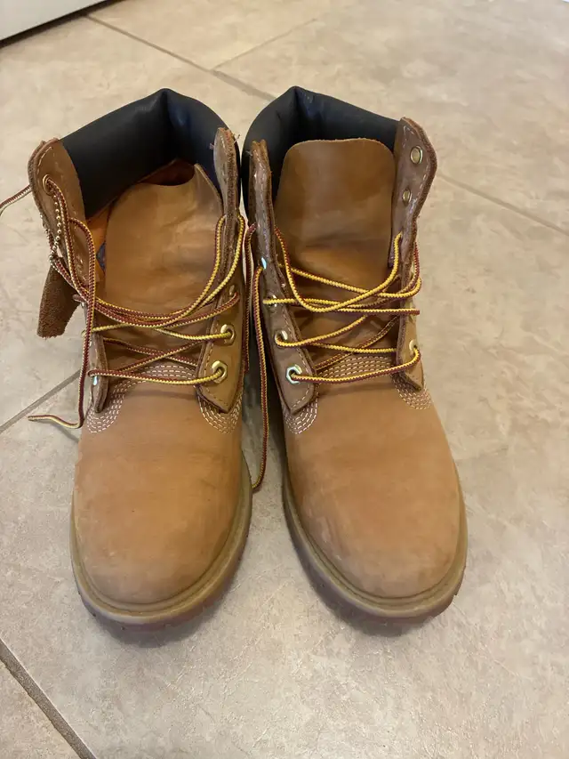 Timberland Boots - like new  in Clothing, Shoes & Accessories in Markham / York Region - Image 3