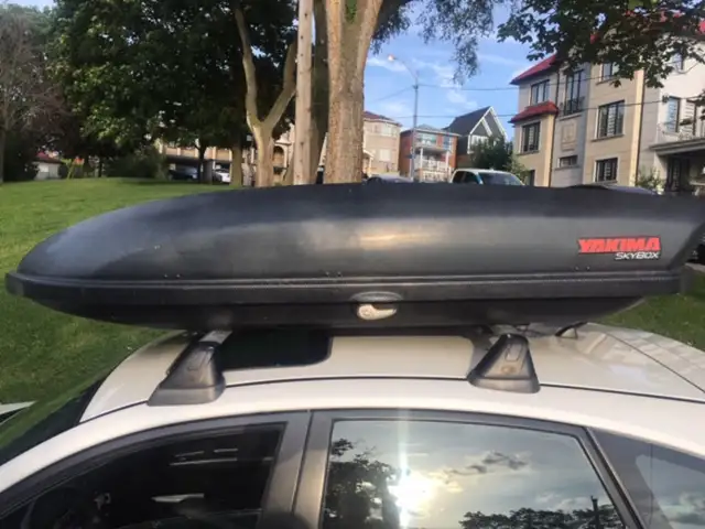 Yakima Roof Ski Travel Cargo Box - For Rent
