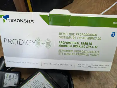 Système de freinage de remorque sans fil Prodigy. Payé 800 $ plus taxes en 2022. Mon meilleur prix :...