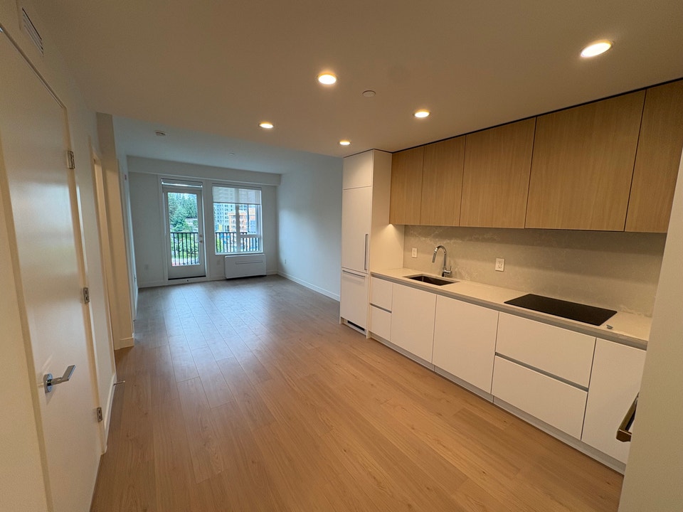 Brand new 1 Bed + Den 2