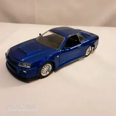 Measures approx. 5.25"l x 2"w. Couldn't resist taking it out for a spin, suffered some authentic str...