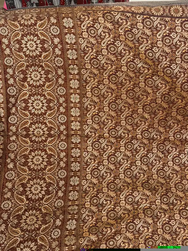 Heavy Maroon Woolen Silk Shawl in Women's - Other in Oshawa / Durham Region - Image 11