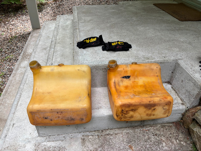 Elan Ski Doo Fuel Tanks in Snowmobiles in Ottawa