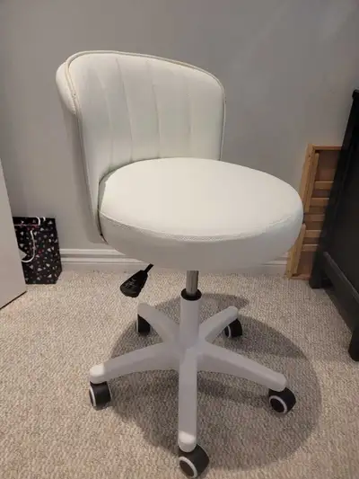 White Office Chair w/ Wheels PU Leather Swivel brand new in box, View more