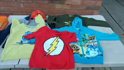 Lot Kid 5T-6T Sweaters and Hoodies and Tshirt (Great Condition)