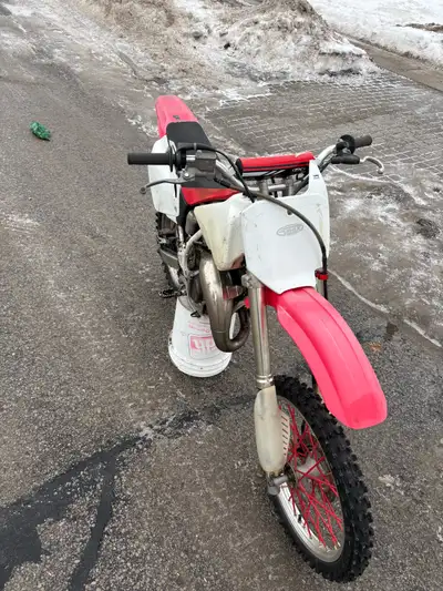 1998 Honda cr80 Runs great starts fist or second kick