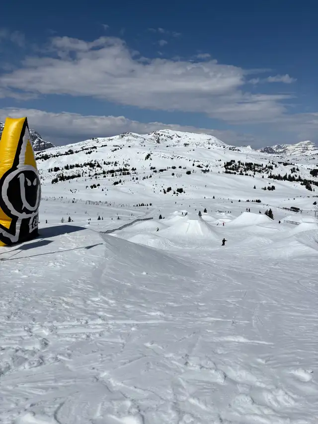 Ski & Snowboard tuning and repair services63804703007107120