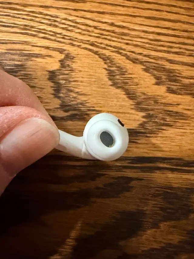 AirPods Pro in Headphones in Calgary - Image 8