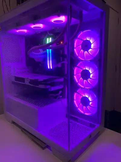 Pc building / Construction d'ordinateur, View more