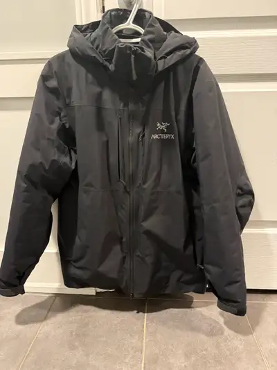 Arc'Teryx Men's Fission SV Jacket 2-layer Gore-Tex waterproof breathable fabric, synthetic insulatio...
