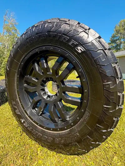 Fuel D596 wheels, 20x9. -19 mm off set,matte black 6x135 or 6x139.7 Comes with 295/60R 20E Toto open...