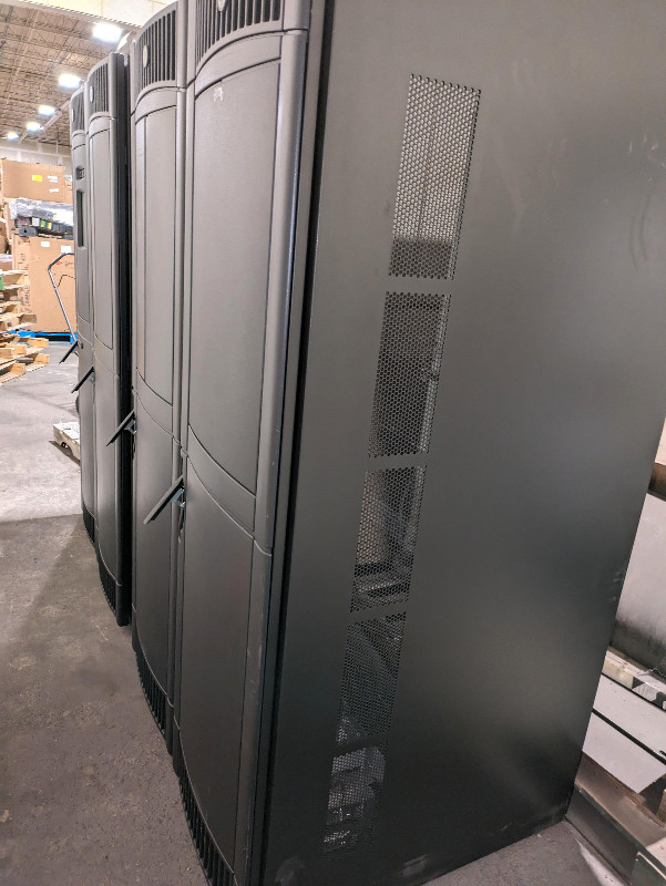 Used Server Racks in Servers in Oshawa / Durham Region - Image 3