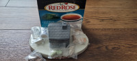 RED ROSE TEA PET SHOP STAND & FIGURINES  BRAND NEW