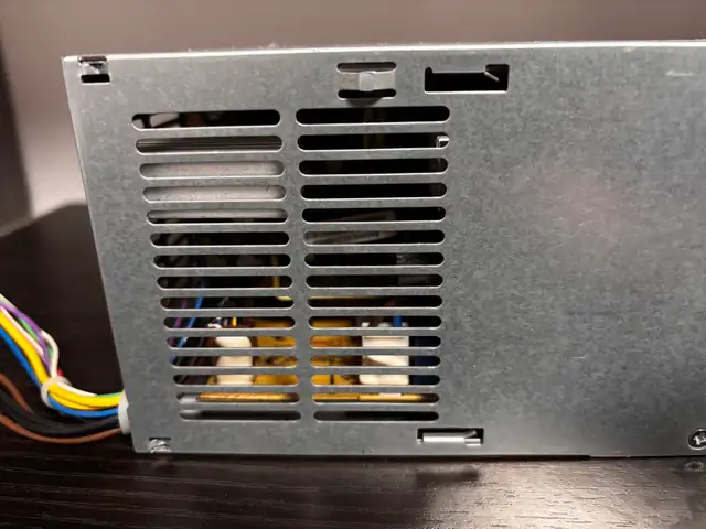 25$  Alimentation HP NEUVE 240W – Remplacement PC HP (SFF) in Desktop Computers in City of Montréal - Image 4