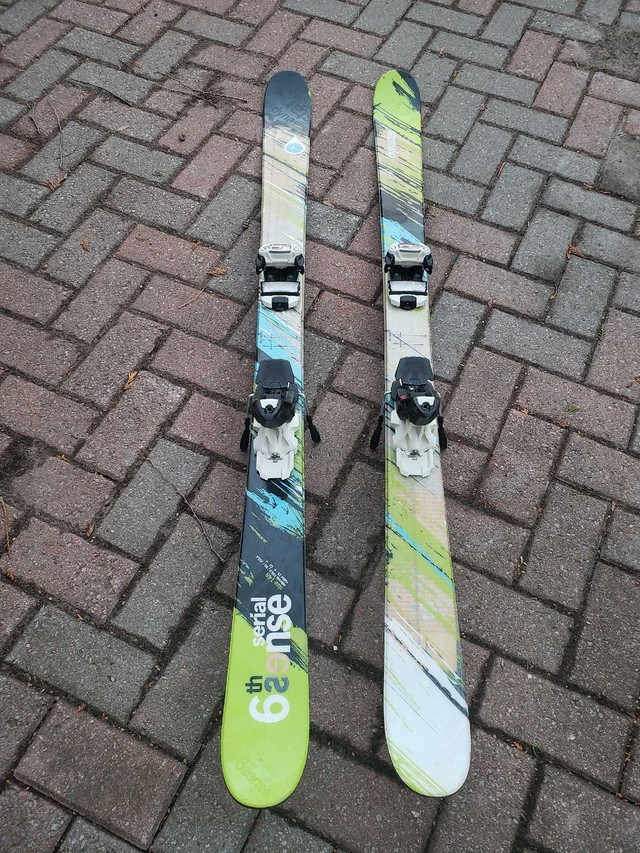 148cm Twin Tip DYNASTAR Skis in Ski in Barrie