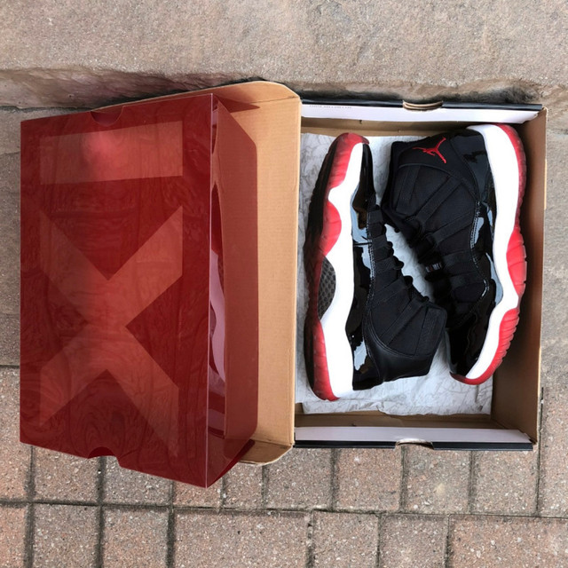 Air Jordan 11 Retro • Playoffs aka Bred • size 9.5 in Men's Shoes in City of Toronto - Image 2