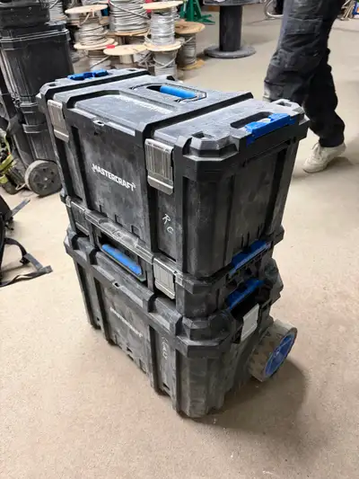 3 stack of tool boxes, works well only owned for 4 months. Bottom box lid has broken at clip point p...