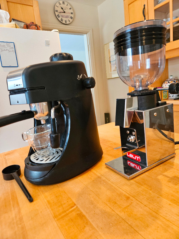 Capresso entry level Espresso maker in Coffee Makers in Kingston - Image 2