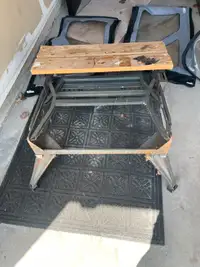 Adjustable workbench