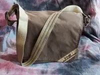 Domke F-832 Medium Messenger bag (Rugged Wear)