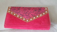 Stylish Red Magnetic Purse