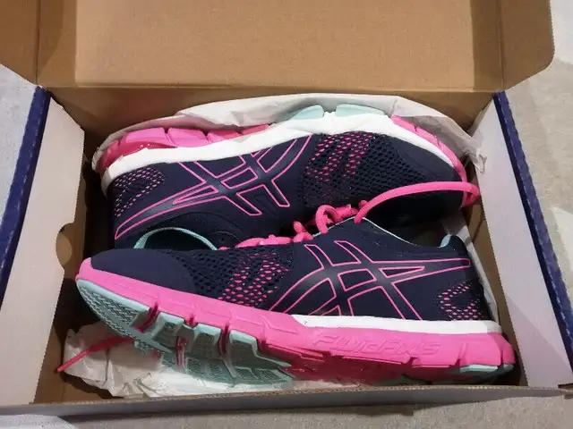 Asics Women's Running Shoes - Indigo Blue and Pink BRAND NEW 6.5 in Women's - Shoes in Markham / York Region - Image 2