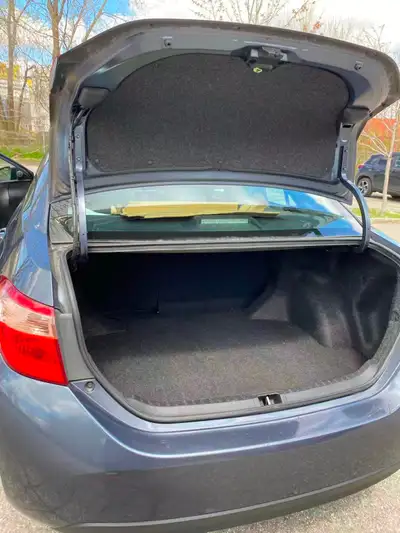 CARFAX REPORT OFFERED, 4 WINTER TIRE OFFERED