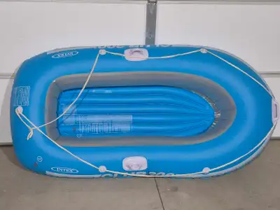 2 person inflatable boat. Comes with 2 oars and 1 life jacket