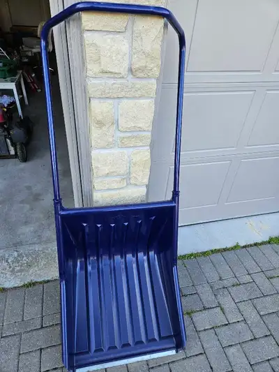 Garant Sleigh Snow Shovel in Polyethylene with Steel Blade - 24-in Please call 647-885-0861