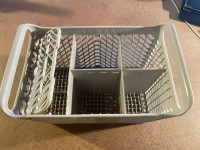 Dishwasher utensil compartments