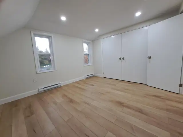 Stunning 4-Bedroom Apartment - Just North of Downtown Oshawa