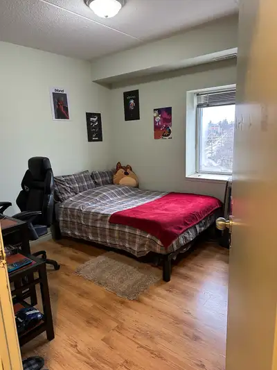 188 King St North, Waterloo, ON, N2J 2Y5 SUMMER SUBLET: May 1st - August 27th 2026. 5 Bedroom 2 Bath...