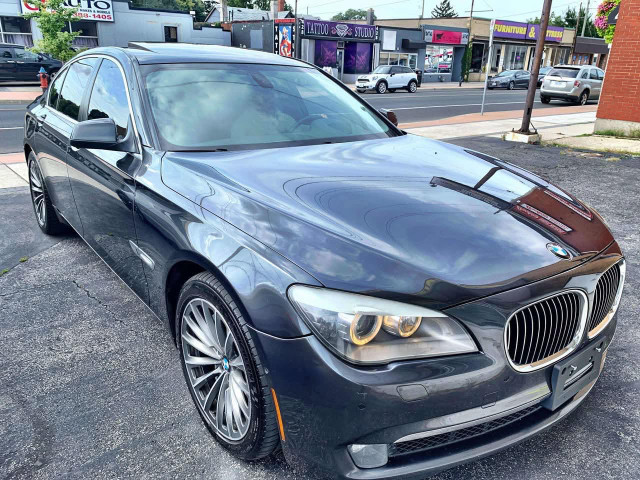 2009 BMW 750i  in Cars & Trucks in Hamilton - Image 3