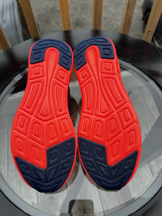 Puma Women's Navy & CoralRunning Shoes / Size 9 in Women's - Shoes in Cape Breton - Image 10