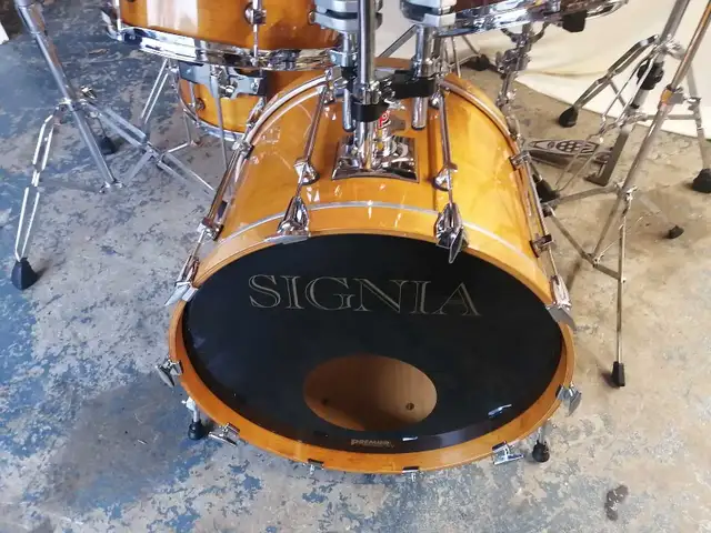 Vintage Premier maple Drums in Drums & Percussion in Hamilton - Image 6