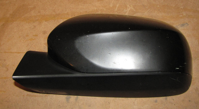 2010 Subaru Legacy Left/Driver Side Mirror Cover in Auto Body Parts in Mississauga / Peel Region