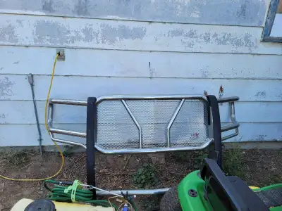 This is a $3000 DOLLAR BUMPER. WTH???almost 3 inches thick..Moose bumper for.sale ..no brackets ..bu...