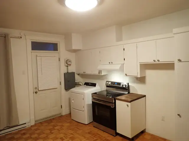 4.5 RENOVATED – Available November 1, 2025 Washer/Dryer63882289296385123