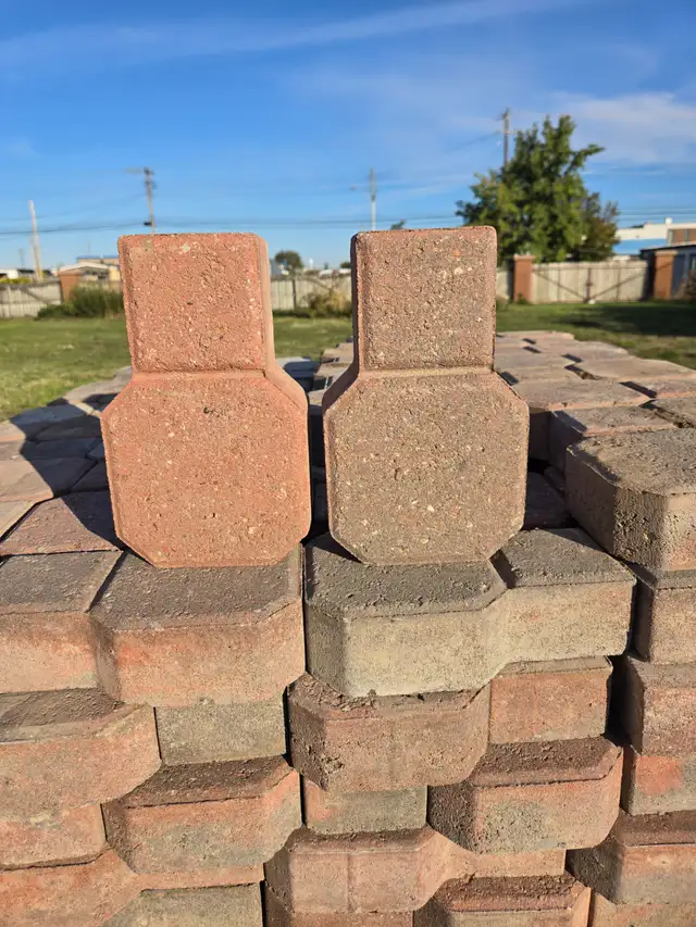 Pavers - Keystone Pattern in Outdoor Décor in Ottawa - Image 3