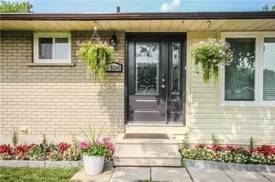 Detached house,5 bedrooms,3 bathrooms, 2 bedroom apartment basement, Carpet free. Good community, gr...