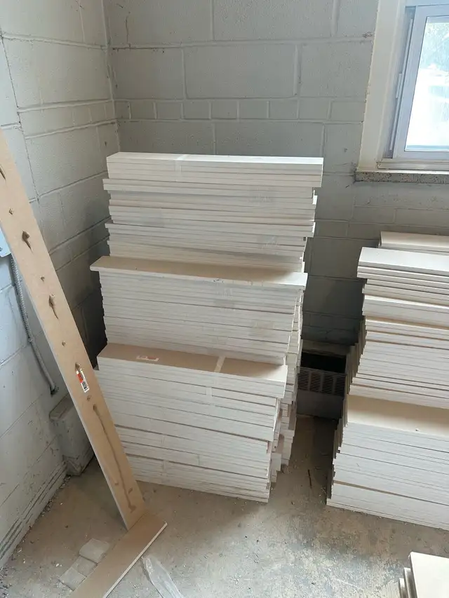 Baseboard and trim 2ft63006662194945123