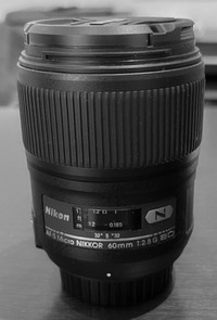 NIKON ZOOM  60mm  AF Micro