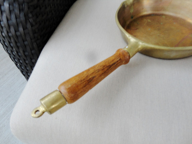 Selling a 7.5" Brass Wood Handled Frying Pan & Desk Clip Light in Kitchen & Dining Wares in Kitchener / Waterloo - Image 4
