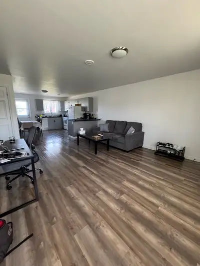 Private Room Available – Clean & Peaceful Home Hi! I have a bright private bedroom available in a qu...