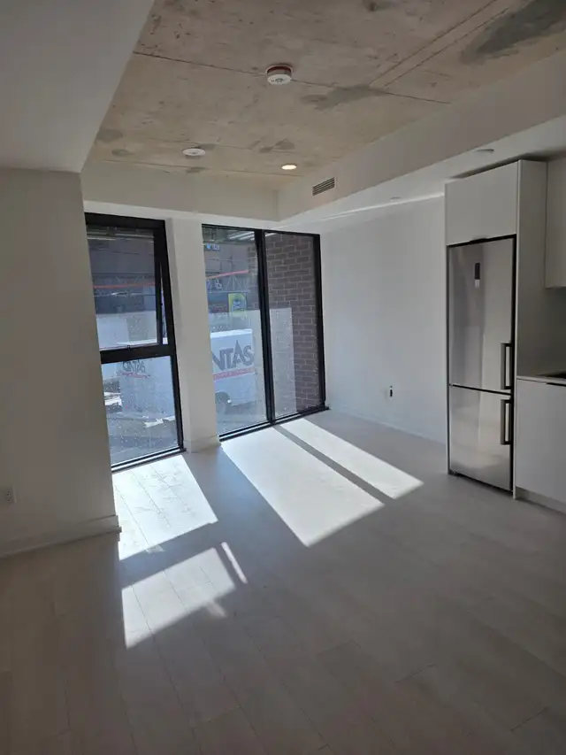 Brand-New Modern Loft-Style 2 Bed / 2 Bath