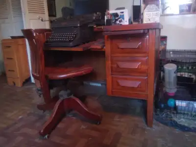 1941 Desk and Chair and Typewriter / Mobilier de Bureau, View more