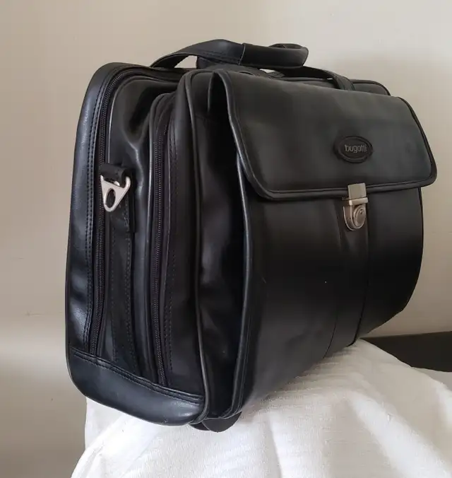 Laptop Cases in Laptop Accessories in Mississauga / Peel Region - Image 3