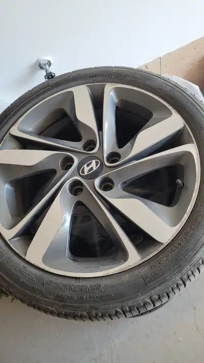 17" wheels with Michelin tires. Rims have a some curb rashes as shown in the pictures and you can pr...